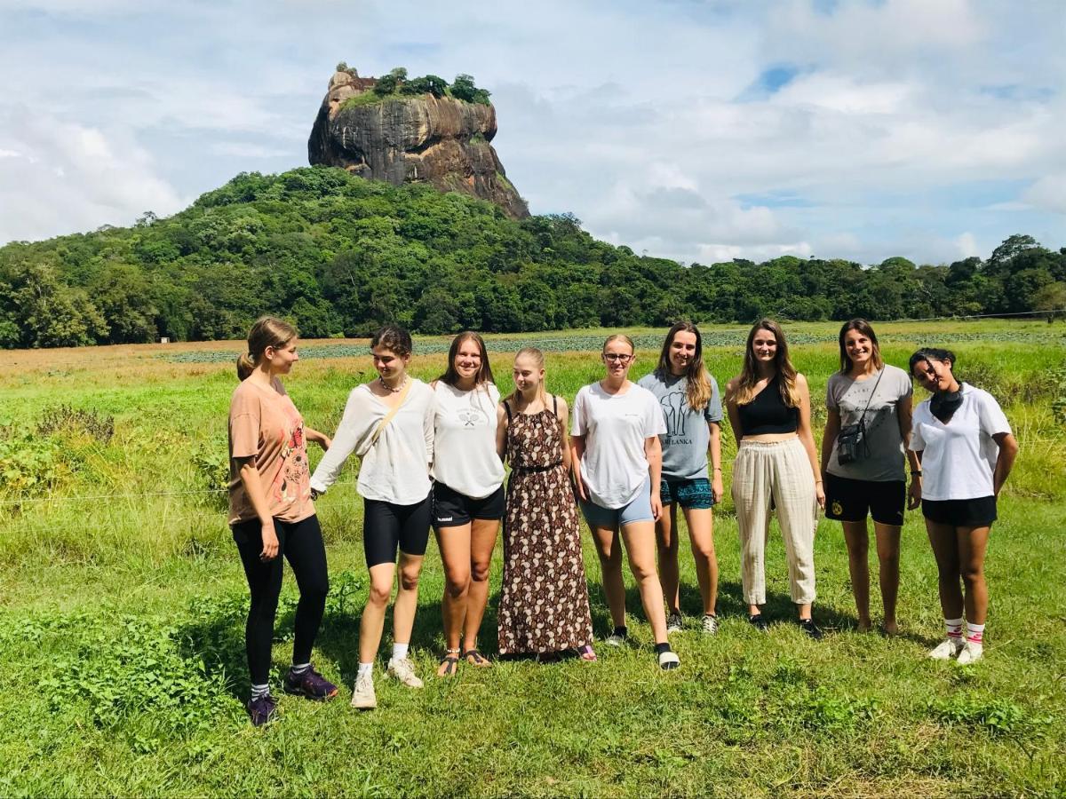 Sigiriya Village Home Stay Exteriör bild
